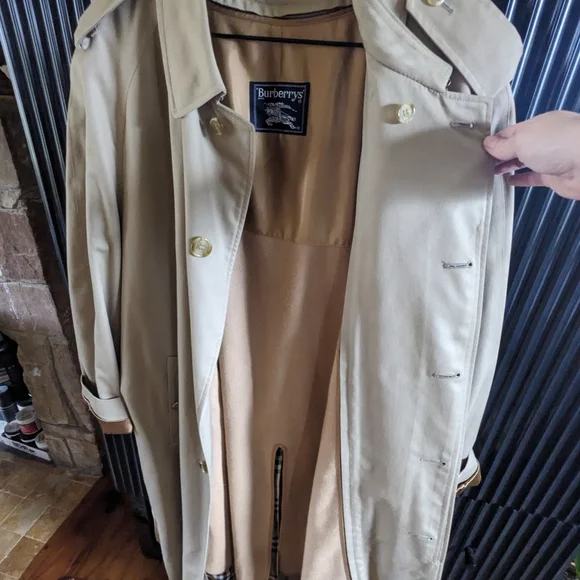 Vintage Burberry Men's Trench Coat - Picture 4 of 12